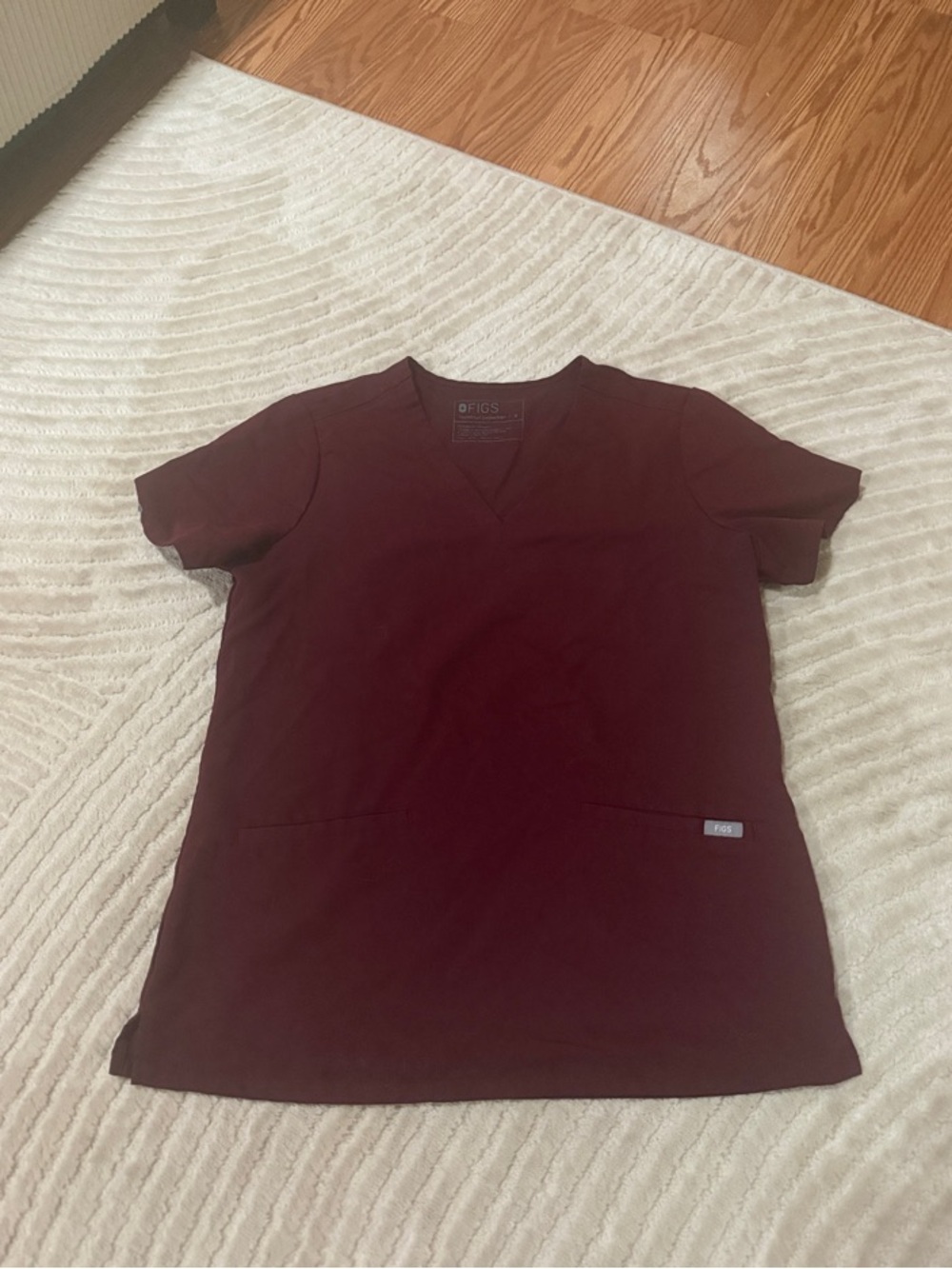 Figs 2-Pocket Short Sleeve V-Neck Scrub Top in Burgundy